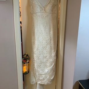 *sale* David’s Bridal lace Sz 12 wedding dress